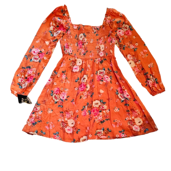 HP🎊Smocked Bodice Long Sleeve Dress - Art Class - Picture 4 of 8